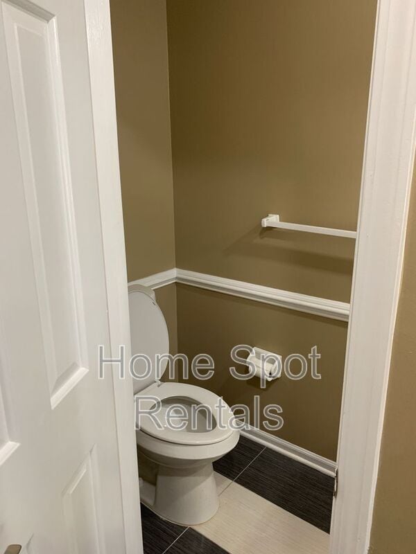 Building Photo - 2932 Lavista Way
