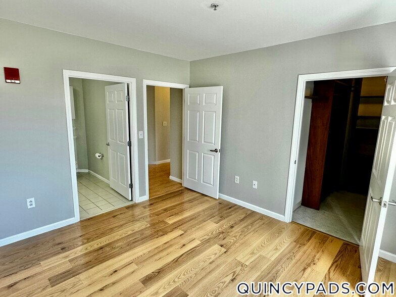 Building Photo - 1 Cityview Ln