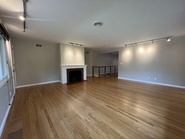 Building Photo - Beautiful 3-Bedroom Home with Remodeled Kitchen, Dual Living Spaces & Spacious Backyard