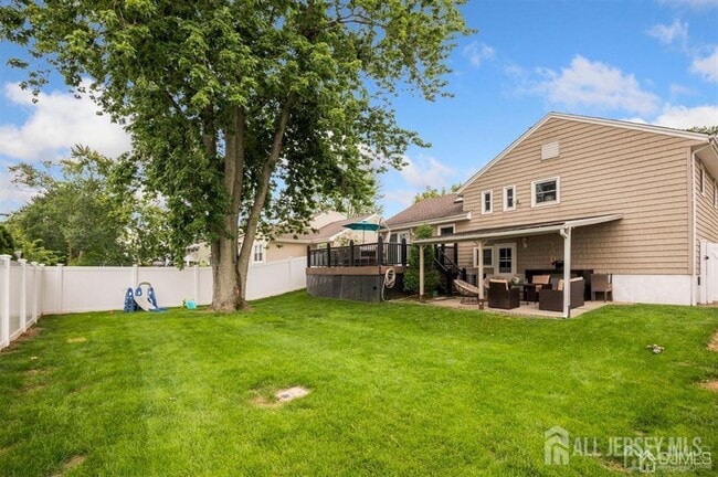 Building Photo - 617 Princeton Rd