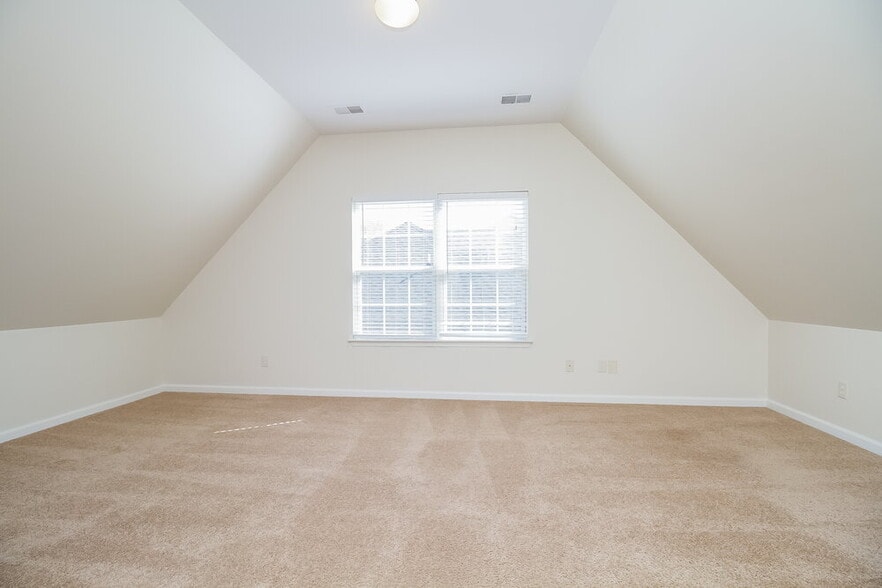 Building Photo - 7871 Rainey Dr