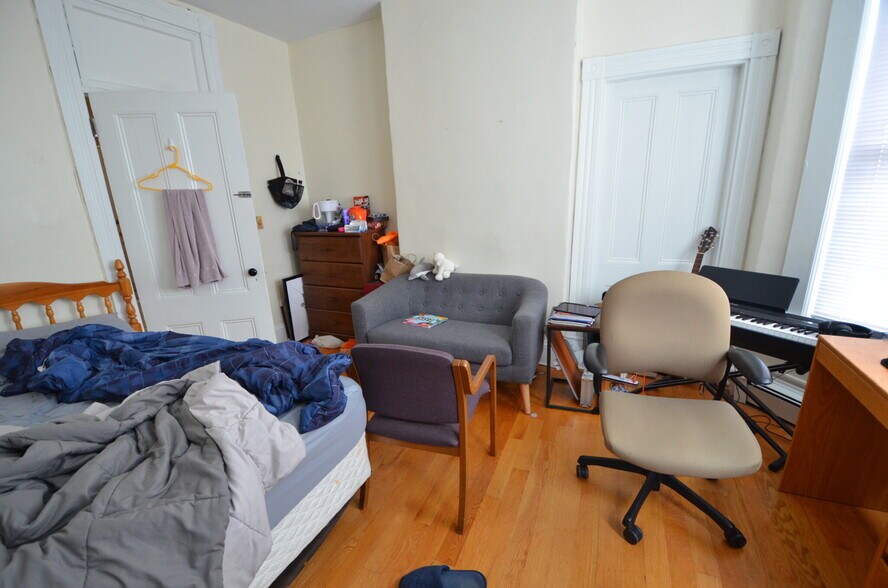 Building Photo - 37 Brookline St