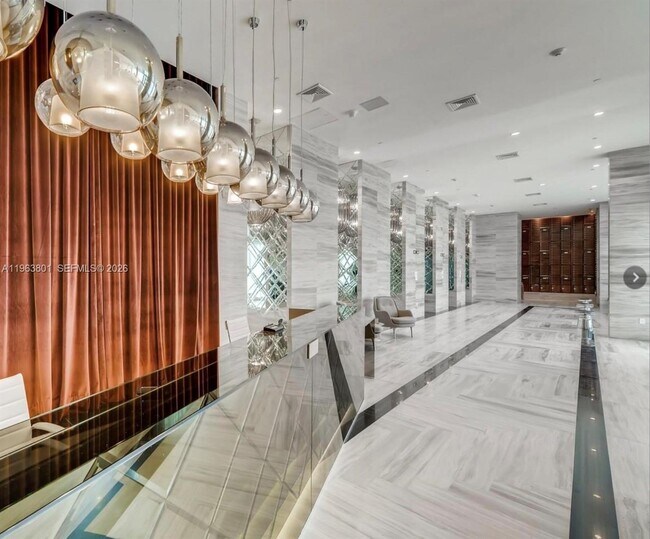 Building Photo - 2000 Metropica Wy