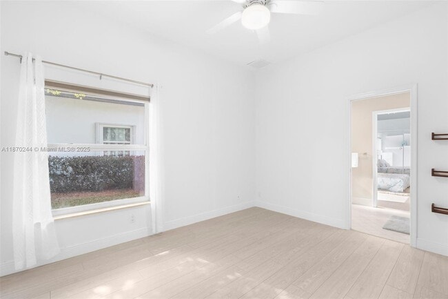 Building Photo - 5135 Kensington Cir