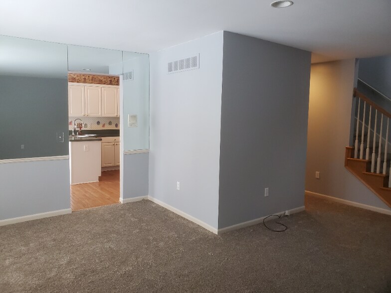 Building Photo - 5375 Pine Needle Dr