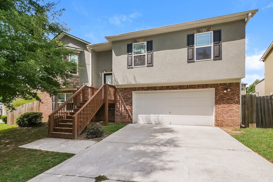 Primary Photo - 3901 Alderwoods Dr