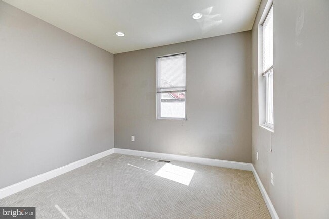 Building Photo - 2408 Hudson St