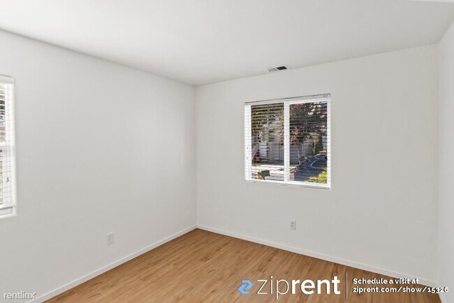 Building Photo - 3 br, 2.5 bath House - 436 Knollcrest Aven...