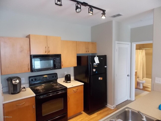 Building Photo - 8290 Park Way