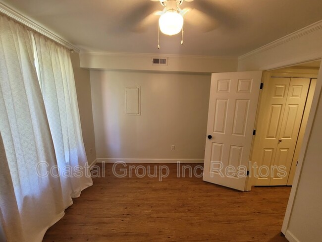 Building Photo - 402 Duck Hunter Ct