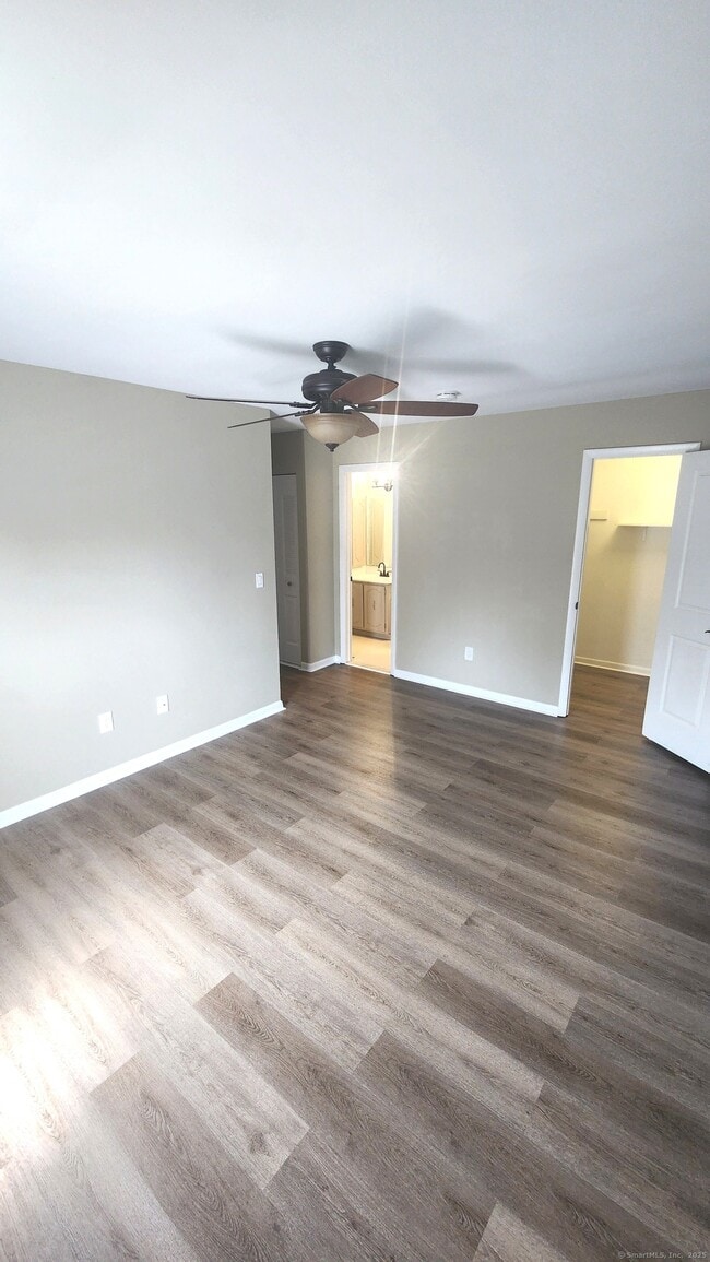 Building Photo - 55 Peddlers Dr