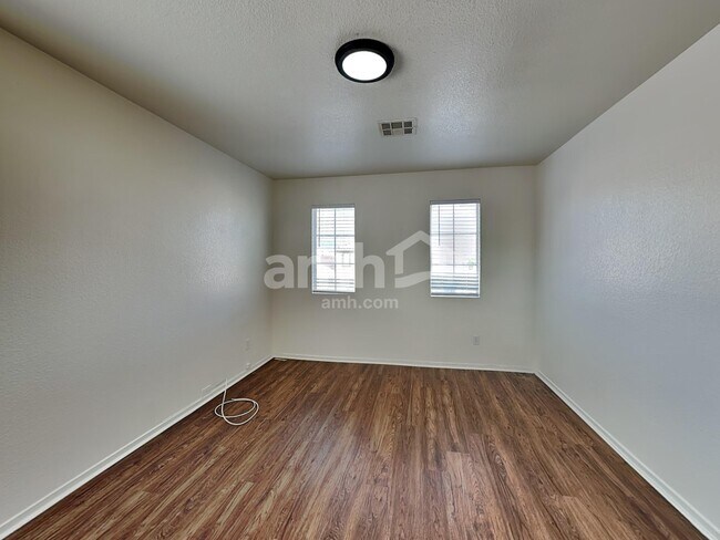 Building Photo - 6016 Soft Springs Ave