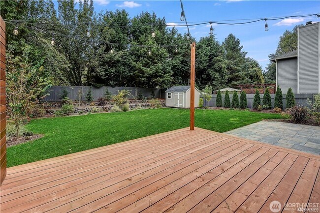 Building Photo - 3bd/2.5ba Renton Home