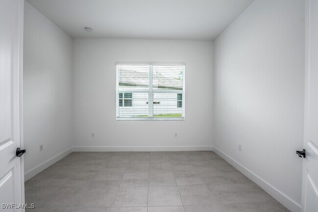 Building Photo - 11417 Jacaranda Dr