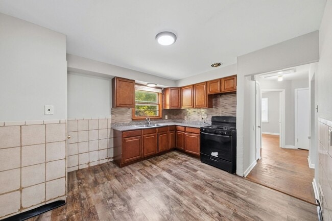 Building Photo - 8515 Jenny Dr