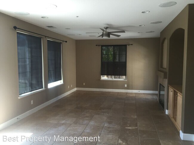 Building Photo - 5 br, 4 bath House - 337 Foothill Drive