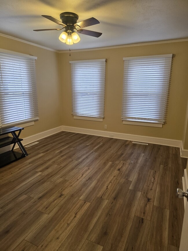 Building Photo - 420 Peach St