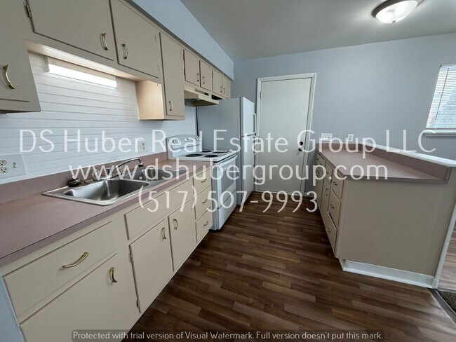 Building Photo - 133-135 Marsh Dr