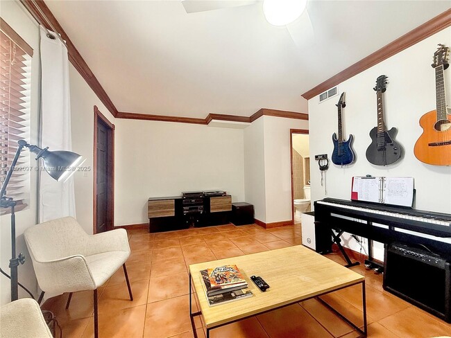 Building Photo - 5555 Ludlam Rd