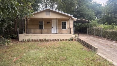 Building Photo - 3119 Clarendon Ave