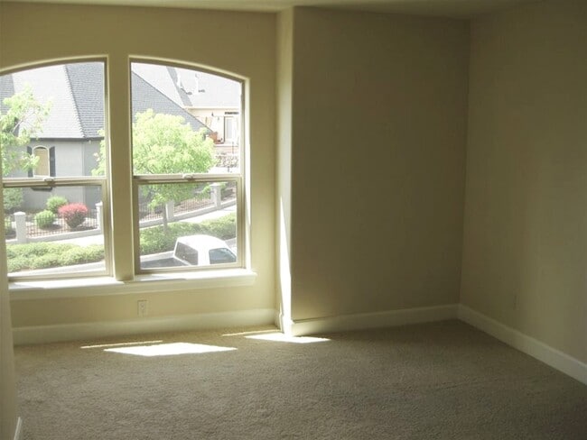 Building Photo - 462 Lindsay Ln
