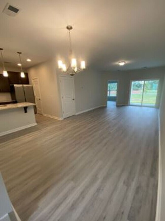 Building Photo - 139 Danbury Ct