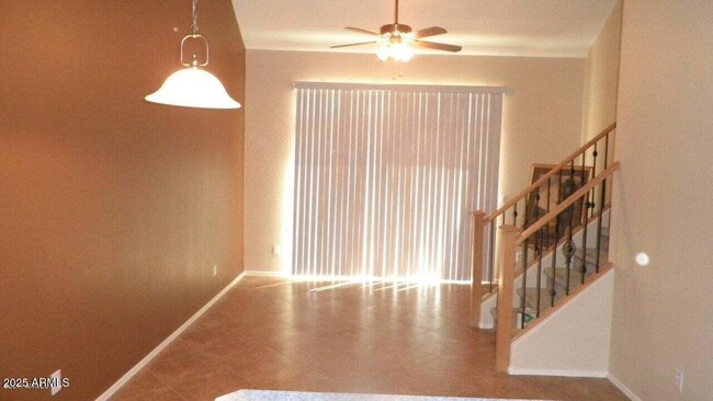 Building Photo - 1015 S Val Vista Dr