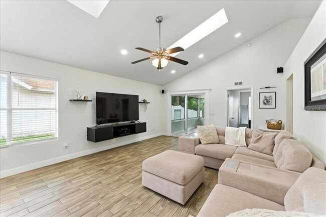 Building Photo - 174 Edgewater Cir