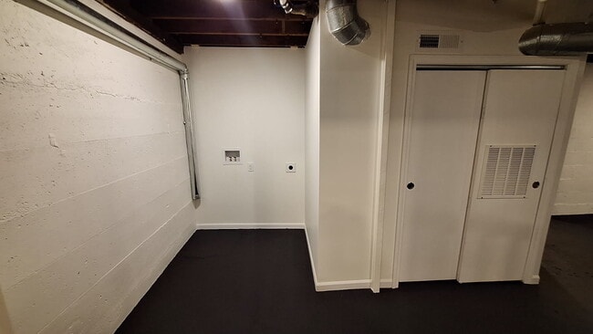 Building Photo - 3044 N 12 St