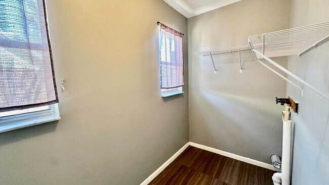 Building Photo - 2369 Tom Jones St