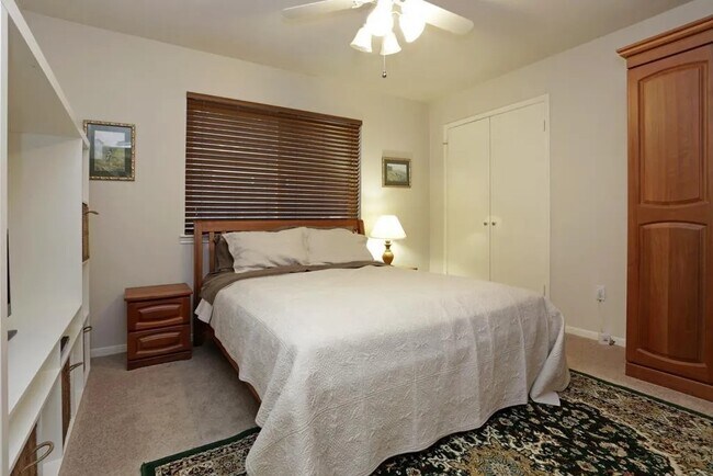 Building Photo - 11314 Piping Rock Dr