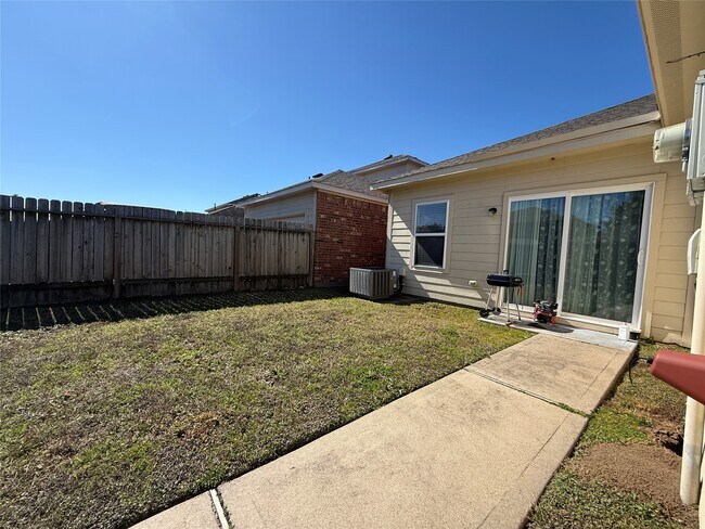 Building Photo - 8206 Malago Point Dr