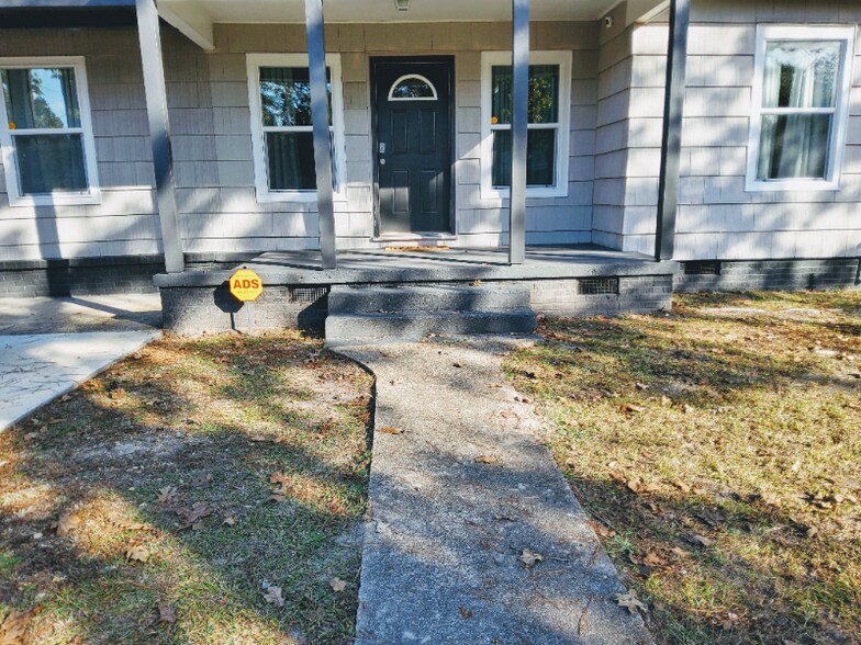 Building Photo - 308 Taylor St