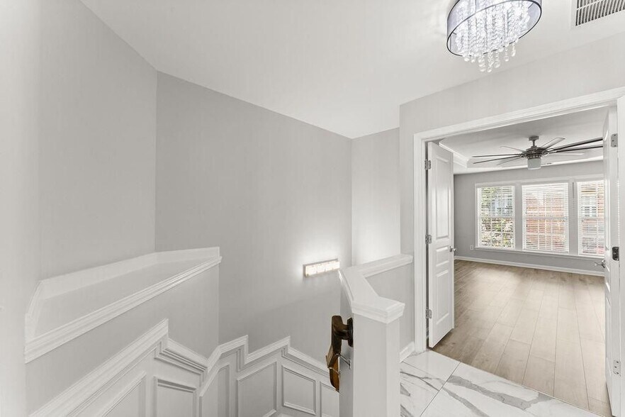 Building Photo - 2876 Overlook Way