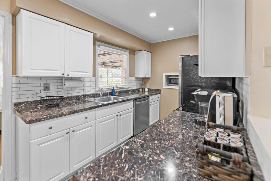 Building Photo - 1252 Mt Moriah Rd