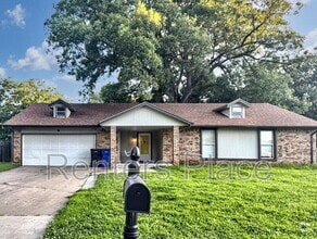 Building Photo - 112 W Timberlane St