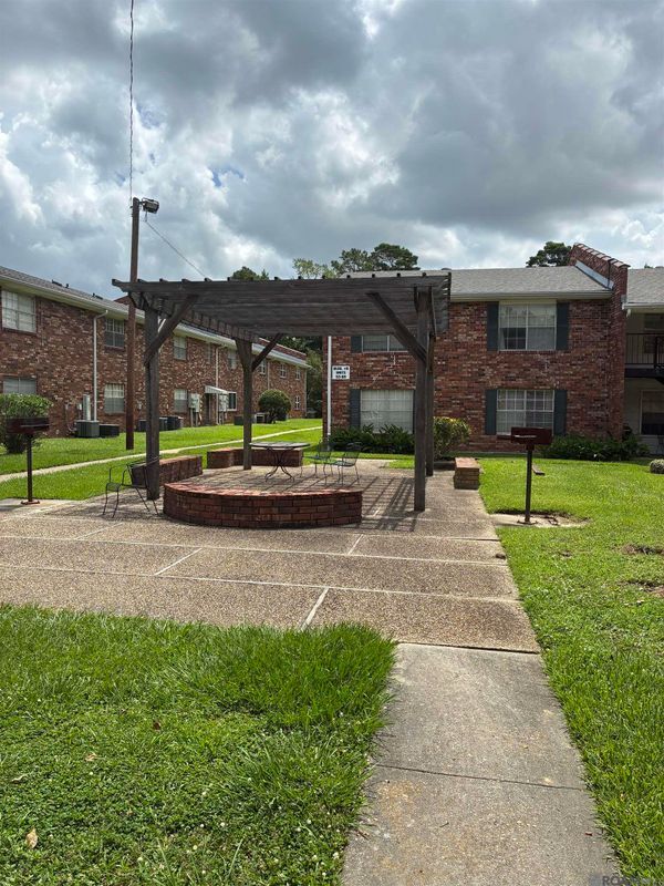 Building Photo - 1701 Lobdell Ave