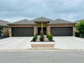 Building Photo - Townhome for rent