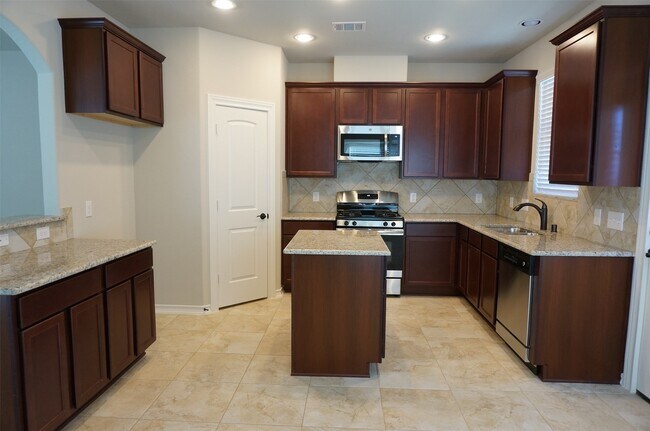 Building Photo - 3539 Christopher Dr