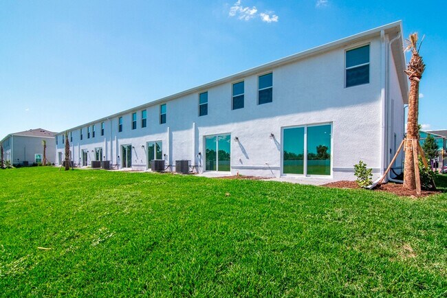 Building Photo - Brand-New 3BR/2.5BA Townhome in Lakewood Ranch — Internet, Trash, & Lawn Care Included