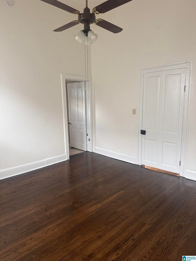 Building Photo - 3904 8th Ct S