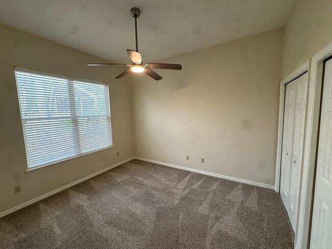 Building Photo - 4404 SW 91st Dr