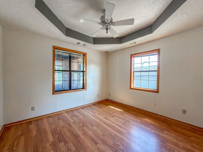 Building Photo - * Move-In Special * Charming Fort Smith Home - 2 Bed, 1 Bath (1150 sqft)