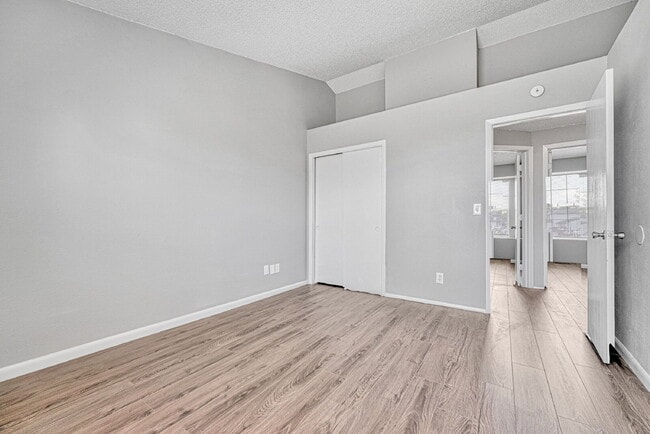 Building Photo - $2,595 - 3 Bed, 1 Bath Newly Renovated Hom...