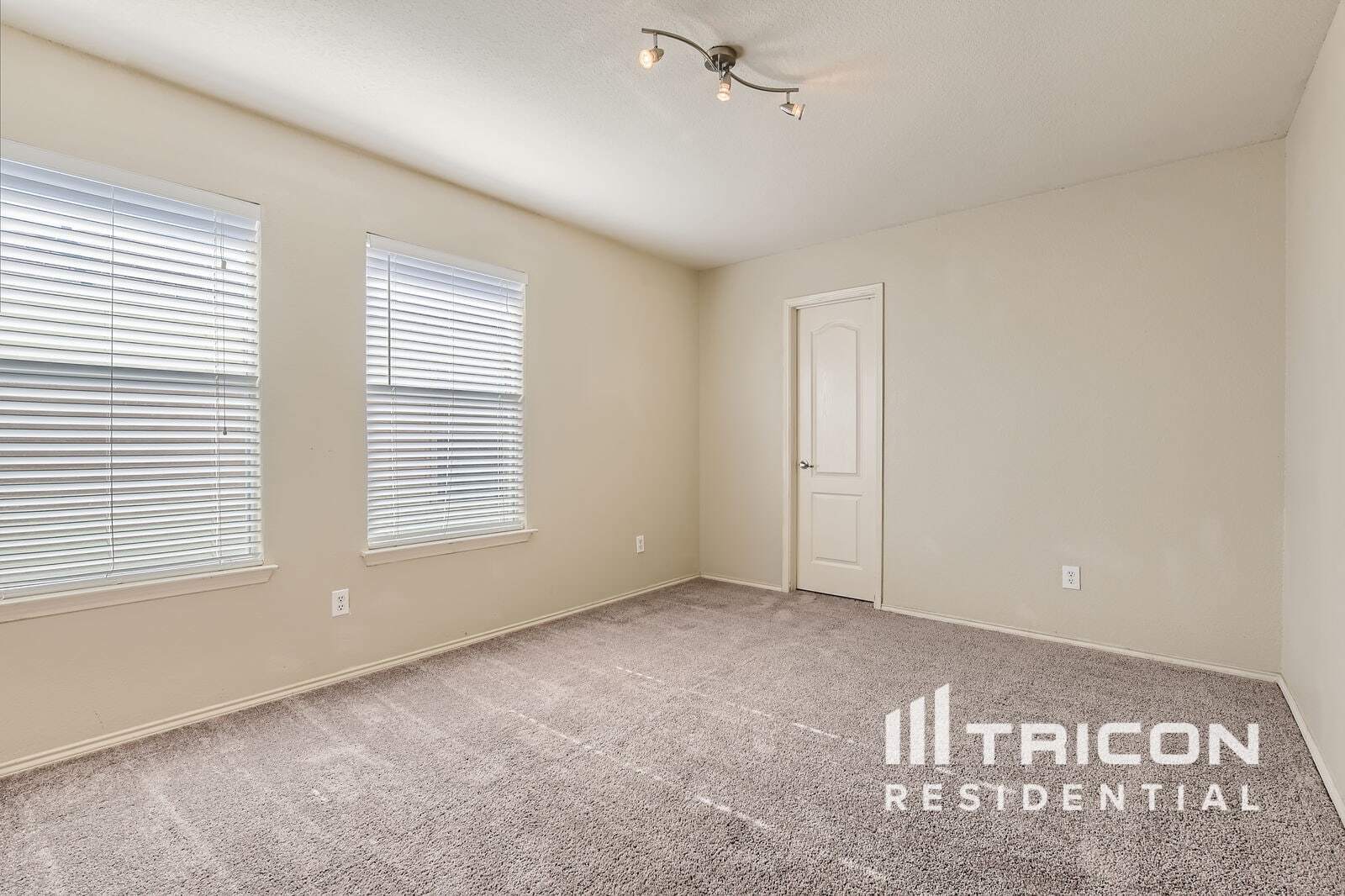 Building Photo - 7156 Little Mohican Dr