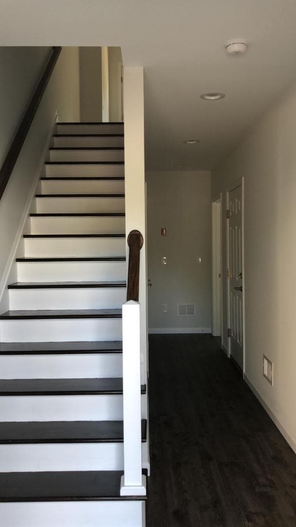 Building Photo - 38 Triangle St