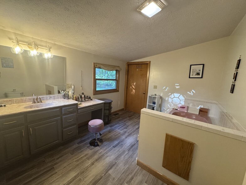 Building Photo - 4595 Plum Creek Rd