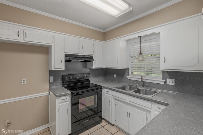 Building Photo - 2637 Brown St