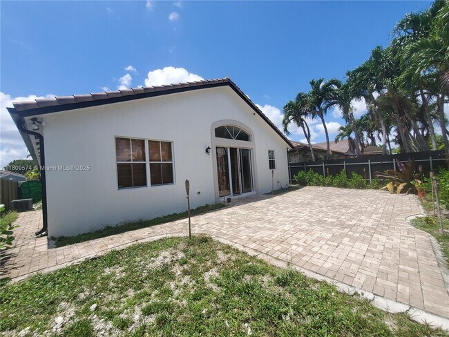 Building Photo - 15435 SW 24th Terrace