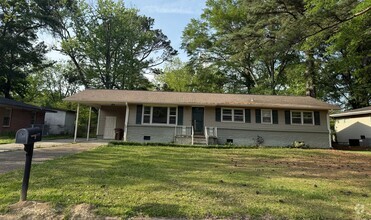 Building Photo - Welcome Home to Comfort and Charm in Decat...